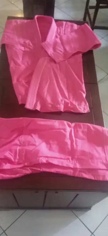 BJJ Gi warna pink, brand new dengan harga terjangkau