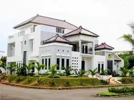Jual Rumah Tropikal 3 Lantai dalam Komplek di Bintaro 6BR