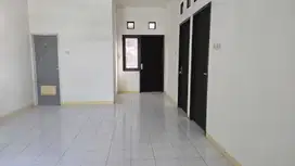 Dijual / Disewa Rumah Siap Huni di Taman Kopo Katapang