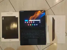 Samsung Tab S8 Ultra + keyboard