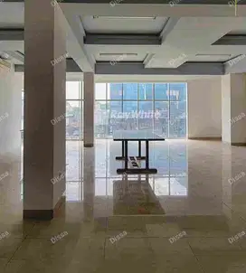 GEDUNG KOMERSIAL SIAP PAKAI LOKASI STRATEGIS DI KEBAYORAN LAMA