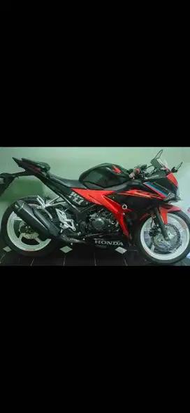 Di jual motor honda cbr150r