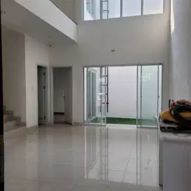 Dijual Rumah 2 Lt Riviera at Puri Tahap 2 Metland Puri