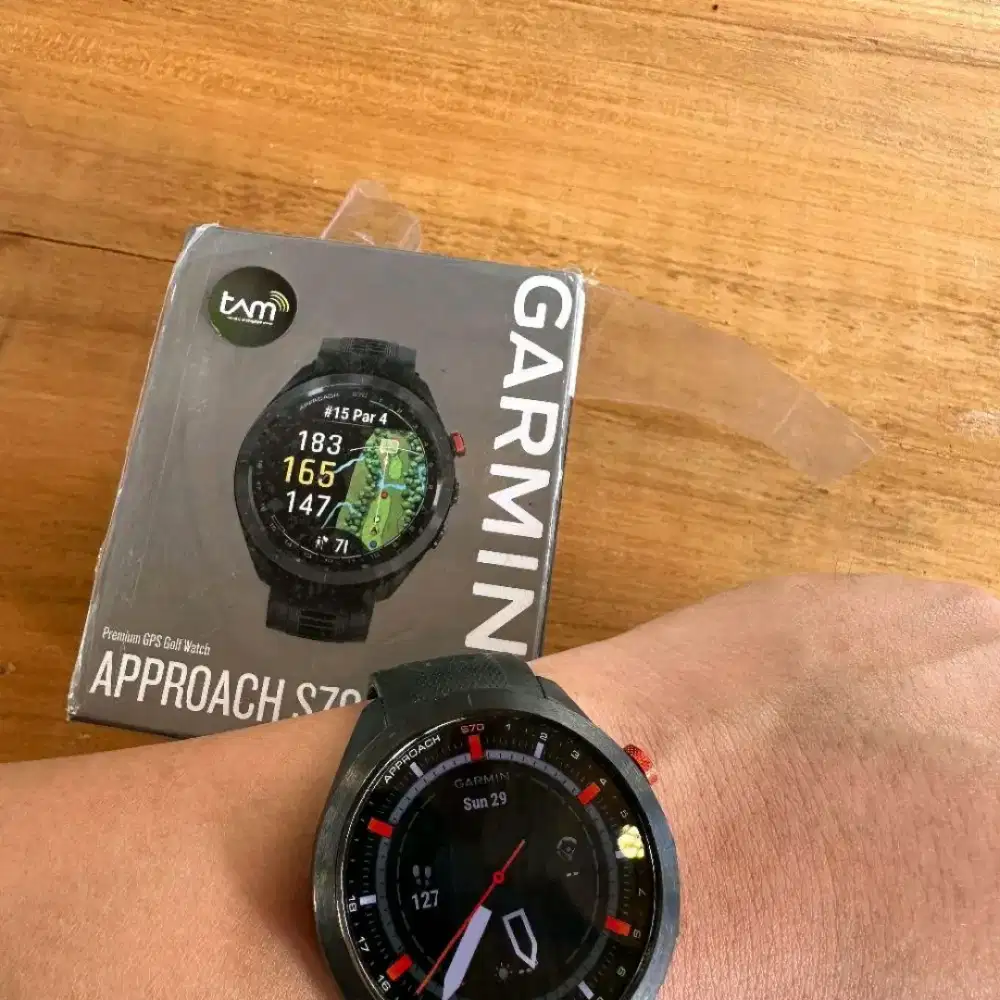 Jam Garmin Approach Premium GPS Golf Watch S70
