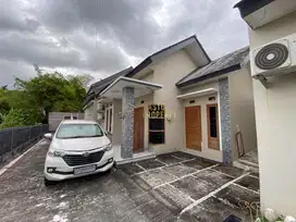 DIJUAL HARGA MIRING RUMAH SIAP HUNI TANAH LUAS LOKASI STRATEGIS