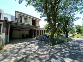 Rumah mewah hook 2 lantai dengan kolam renang di citrasun garden