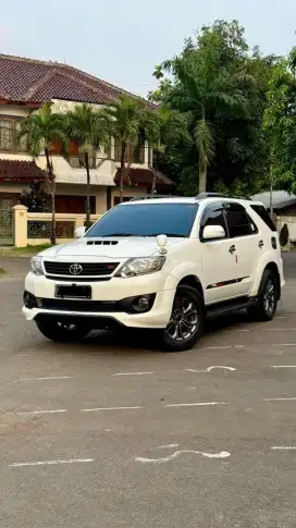 Toyota Fortuner 2.5 G VNT TRD Diesel Matic Tahun 2014 Putih