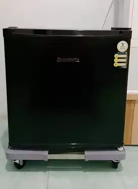 Kulkas mini REFRIGATOR Changhong cbc50