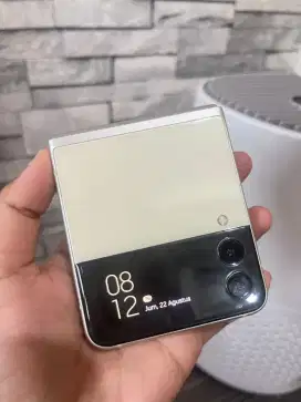 Jual cepat 
Samsung galaxy flip 3
Ram 8/256