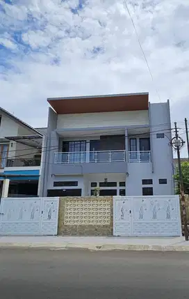 Dijual Cepat Rumah Mewah di Griya Loka BSD