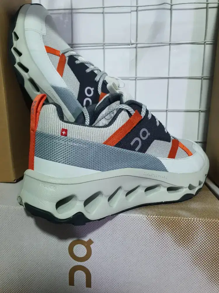 Sepatu oncloud horizon