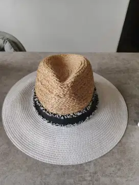 Topi pantai H&M