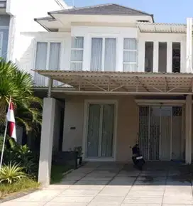 Rumah 2 Lantai Bagus Semi Furnish di Pakuwon Indah The Mansion