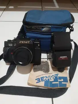 Kamera film SLR Zenit 122, Flash kamera Roma BT-3