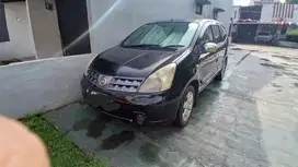 Nissan Livina 2010 Bensin