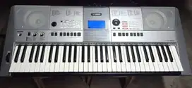 Dijual keyboard Yamaha PSR E413 include x stand dan kursi portable