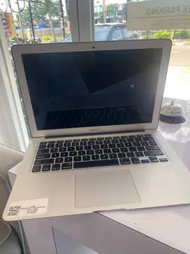 MACBOOK AIR 2017 13'' INCH RAM 8/128GB INTEL CORE i5 WARNA SILVER