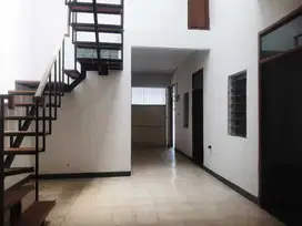 Disewakan Rumah Siap Pakai di Area Moh Ramdan Bandung