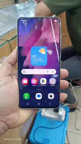 Samsung Galaxy S21 fe Purple