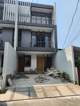 Ton - Dijual Rumah Brand New Sunrise Garden Jakarta Barat