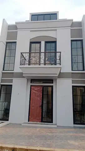 RUMAH 2 LANTAI MEWAH DEKAT WALIKOTA TANGSEL