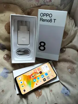 Oppo reno 8T 8/256 fullset. Tt atau jual.