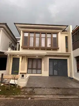 Disewakan Rumah 2 Lantai di Greenwich BSD Uk.9x15m2 Semi Furnish