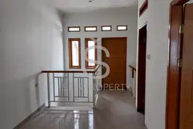 DISEWAKAN RUMAH BARU SAYAP BUAHBATU KOTA BANDUNG