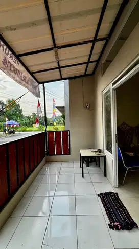 dekat halte Transjakarta dan tol sawangan