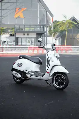 PIAGGIO VESPA GTS 150 IGET ABS 2019 MURAH BANGETT