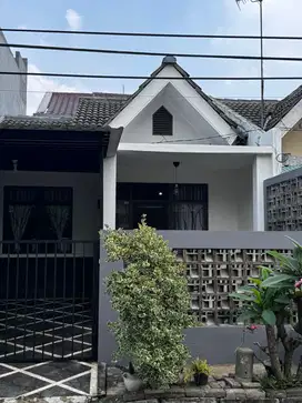 Dijual Cepat Rumah siap huni di Kencana Loka Bsd Serpong