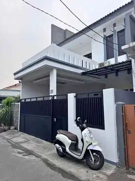 Rumah Bagus 2 Lantai Bebas Banjir di Kebon Jeruk Jakarta Barat