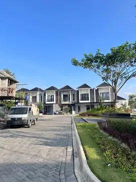 DIJUAL RUMAH 800 JUTAAN NEMPEL JALAN RAYA TEMBALANG