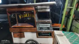 Gerobak dorong gorengan