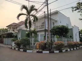 Rumah Hook Cantik Siap Huni Taman Laguna Cibubur