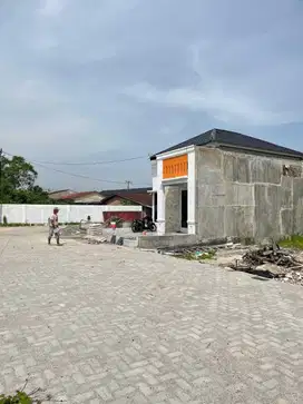 RUMAH DI MEDAN GATOT SUBROTO