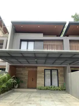 Rumah Baru Mewah 2 Lantai Lokasi Strategis Dalam Ringroad Dekat Amplaz