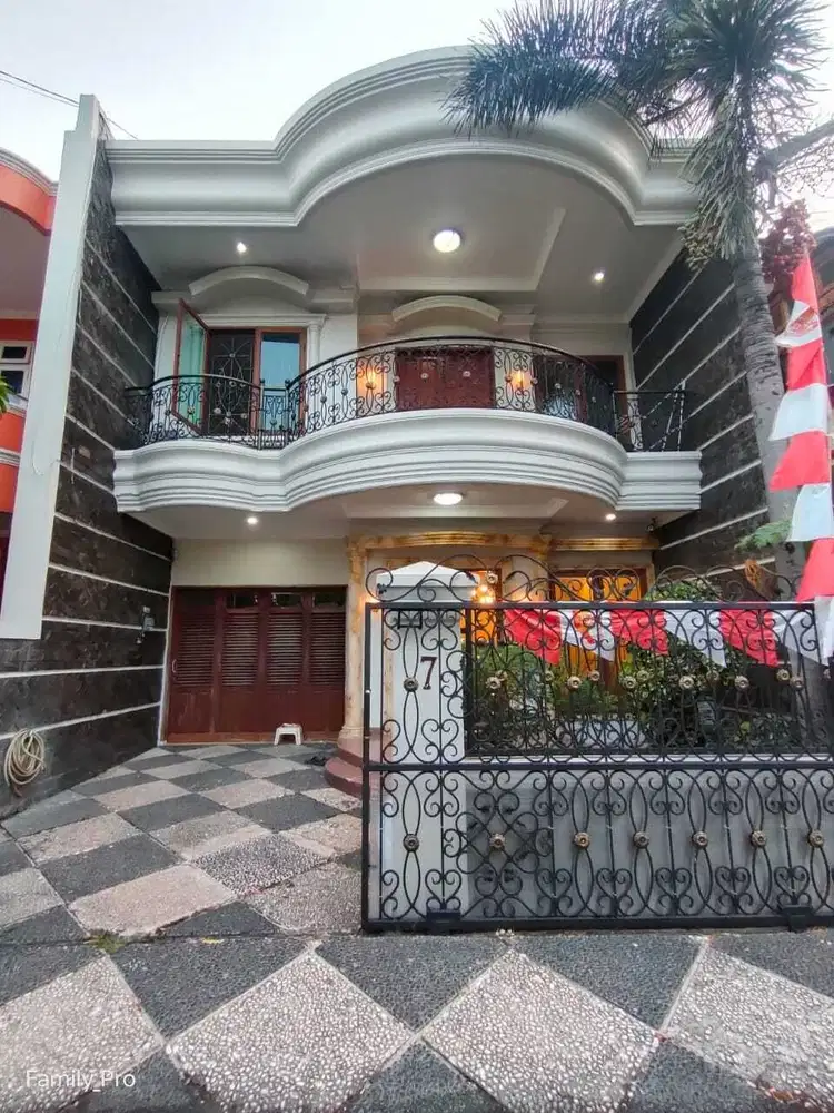 Rumah 2 Lantai Desain Classic Siap Huni Di Petukangan Selatan