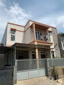 Rumah Lux 2Lantai semi furnished di bumi panyileukan dear kampus UIN