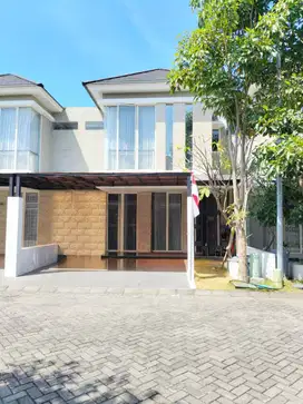 DIJUAL RUMAH MINIMALIS MODERN SEMI FURNISH CITRALAND GREENLAKE