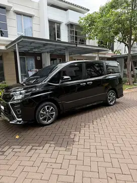 Toyota Voxy 2021 Bensin