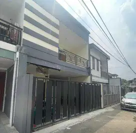DILELANG Rumah murah siap huni 2 lantai di Jl. Nilem II, Bandung