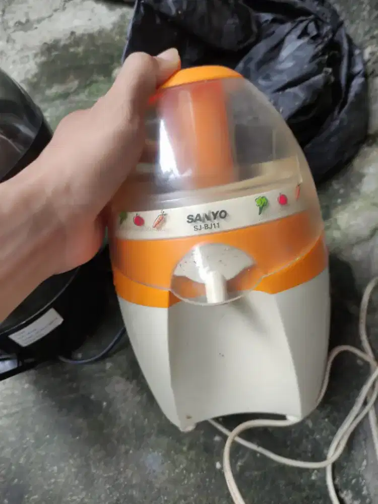 Juicer Sanyo sj - bj11