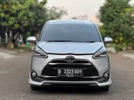 Toyota Sienta Q 1.5 AT 2017