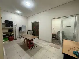 Rumah Dijual Cepat Crown Mansion Pik 3 Lantai
