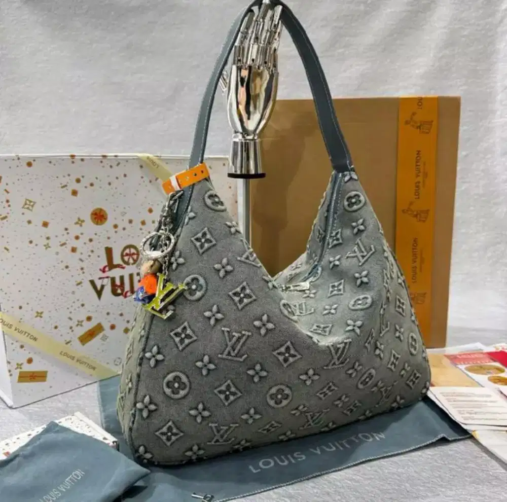 Tas LV Slouchy Monogram Denim MM