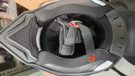Di jual helm merk Airoh