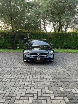 Mercedes Benz Mercy E300 Sport Style 2020 2019 LOW KM