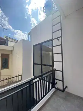 JUAL RUMAH BARU 2 TINGKAT SANGAT STRATEGIS LOKASI MELATI MAS BSD CITY