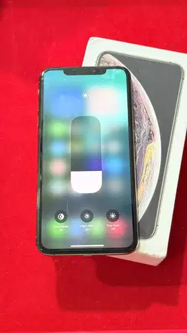 Dijual Iphone Xs Max 64GB Gold Mulus Lengkap Terdaftar